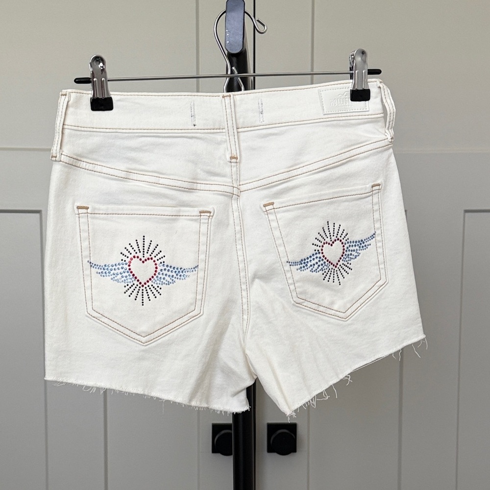 “HOLLISTER” Stylish Hi-Rise 3” Cut Off Shorts